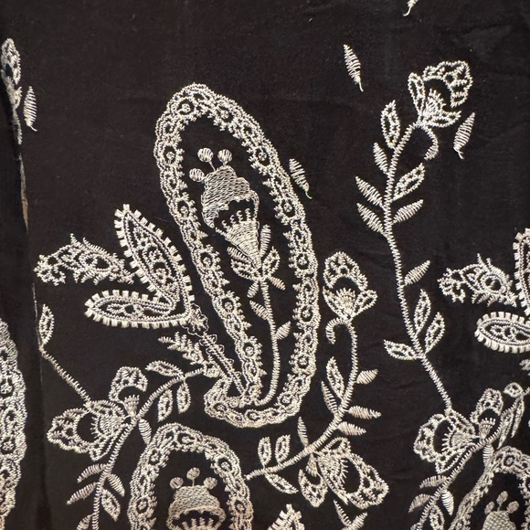 Style & Co. Black and White Embroidered Floral Blouse - Picture 3 of 15